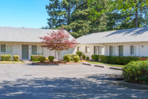133-143-Friendship-Ave-SE-Salem_06