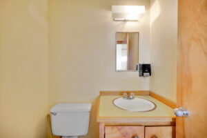 212 NE D St Willamina_28