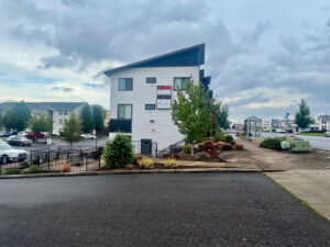 River Rd N 3675 Ste 106_03